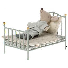 Overview second image: Maileg Vintage bed